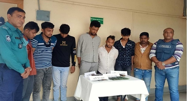 ছিনতাই চক্র, ওরা ১২ জন!